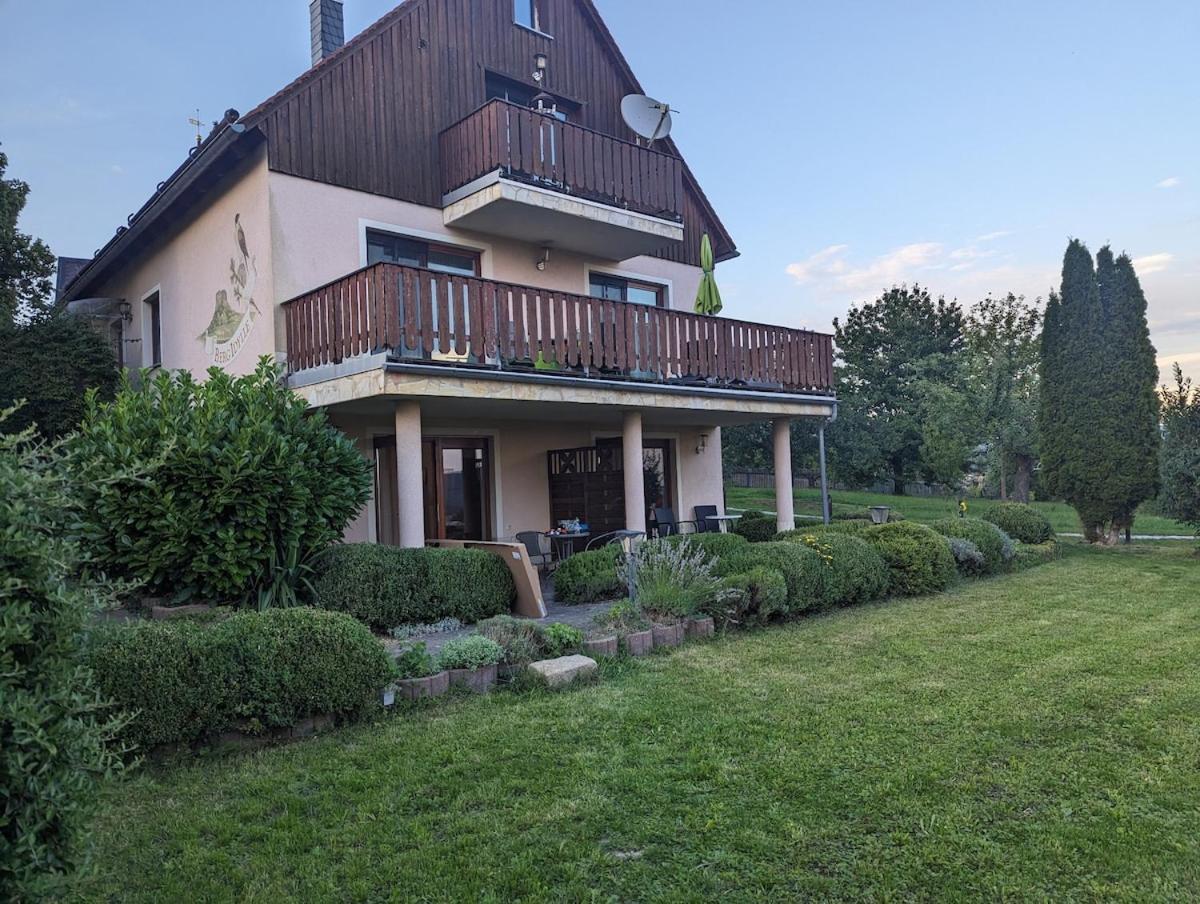 S2 - Urlaubsmagie - Am Wanderweg Mit Terrasse Apartment Sebnitz Bagian luar foto